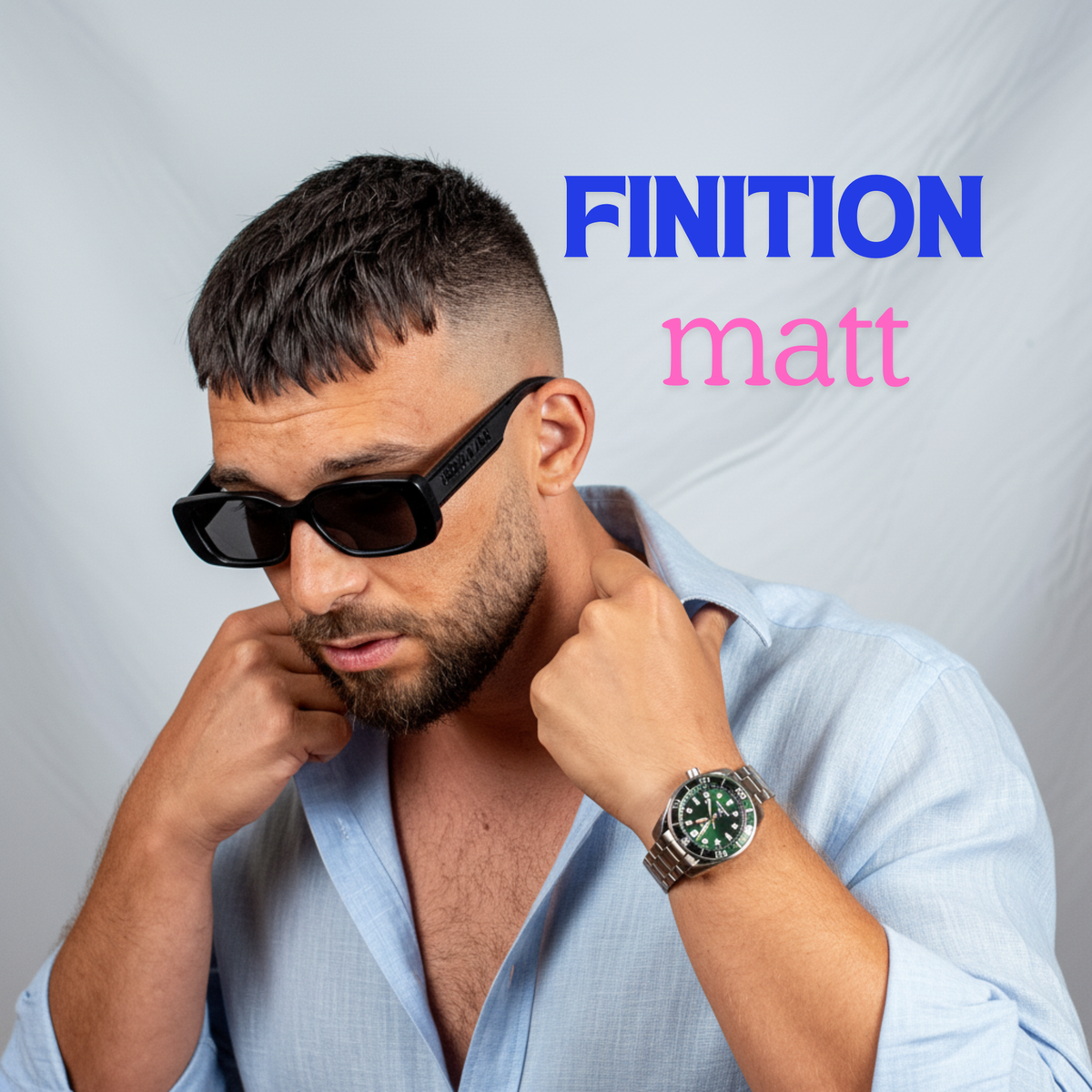 Homme avec une coiffure courte au fini mat réalisée avec la cire Matt Clay