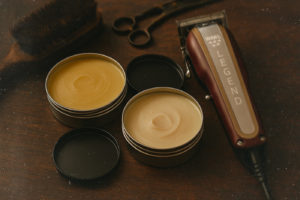 Cire cheveux ou wax ?